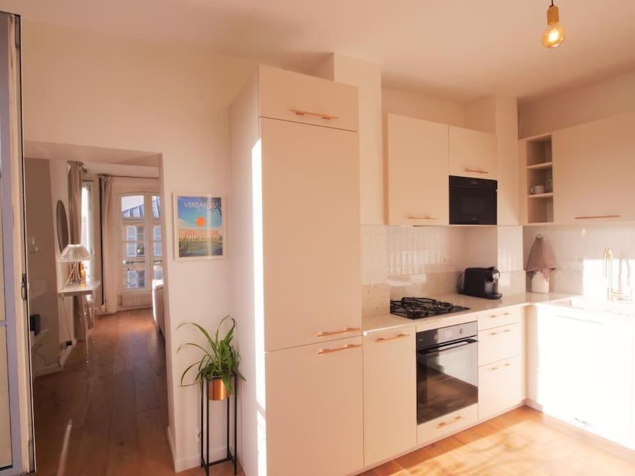 Charme Et Modernite Au Coeur Du Quartier St Louis Appartement Versailles Buitenkant foto