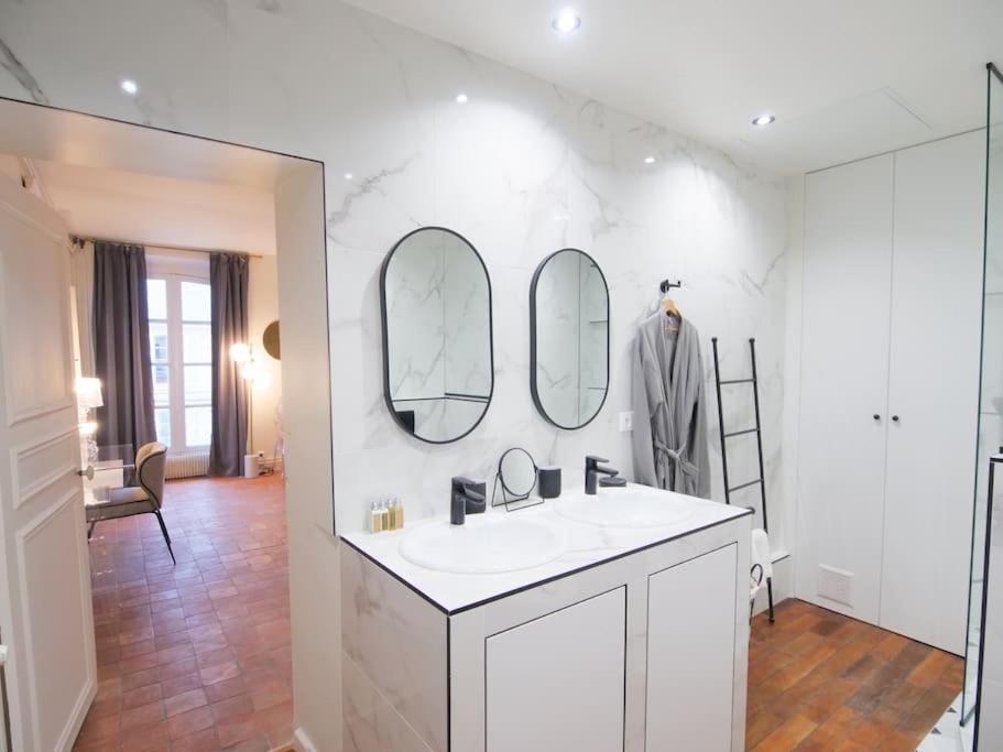 Charme Et Modernite Au Coeur Du Quartier St Louis Appartement Versailles Buitenkant foto